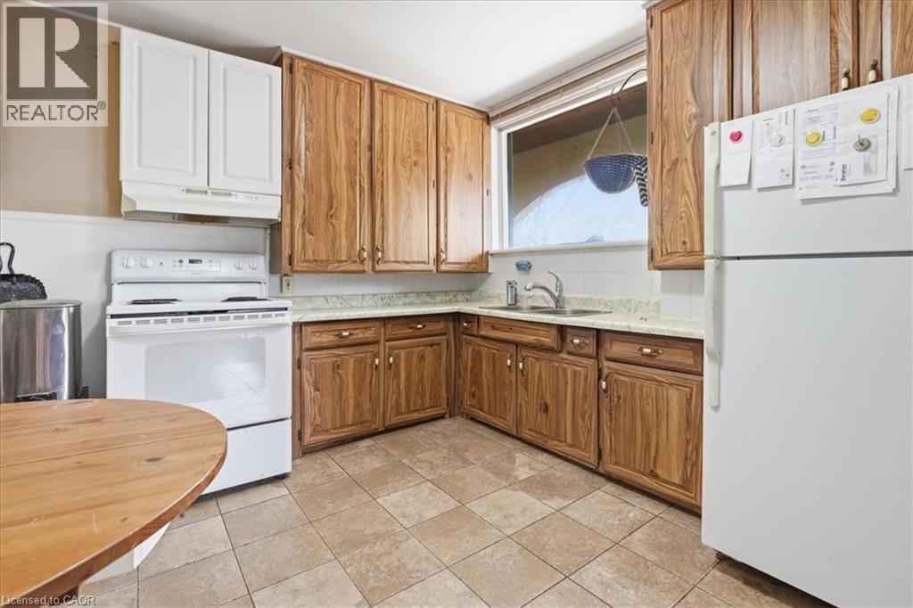 31 Bingeman Street, Kitchener, Ontario  N2H 2R7 - Photo 14 - 40815016