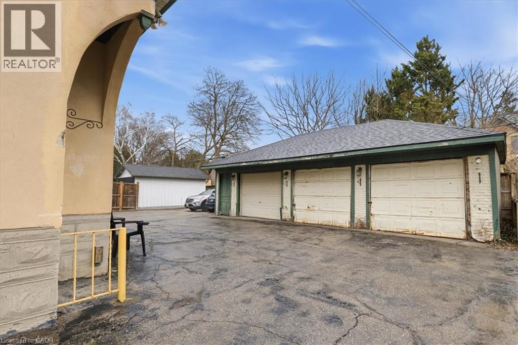 31 Bingeman Street, Kitchener, Ontario  N2H 2R7 - Photo 2 - 40815016