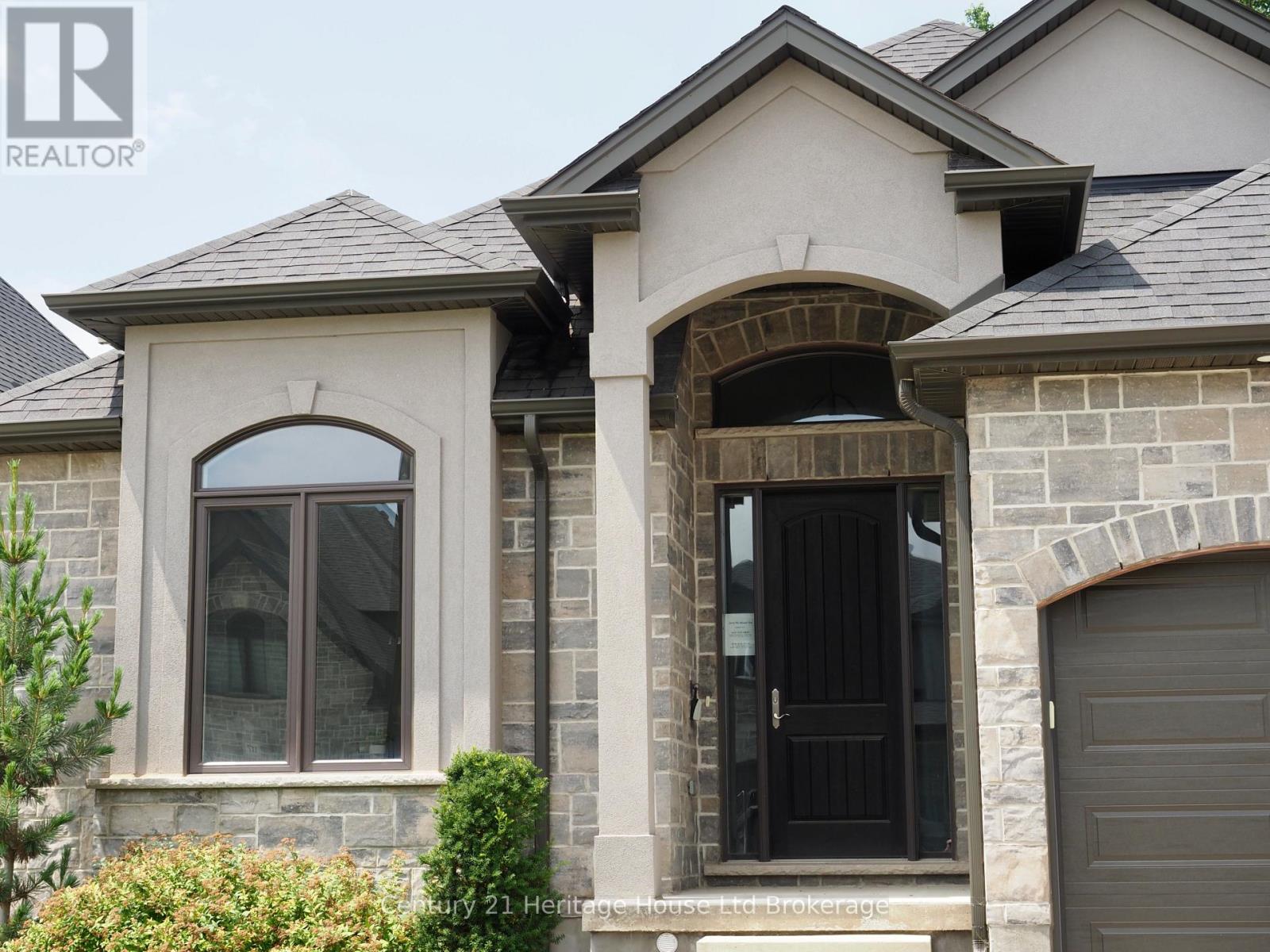 114 Beech Boulevard, Tillsonburg, Ontario  N4G 5S1 - Photo 3 - X12986076
