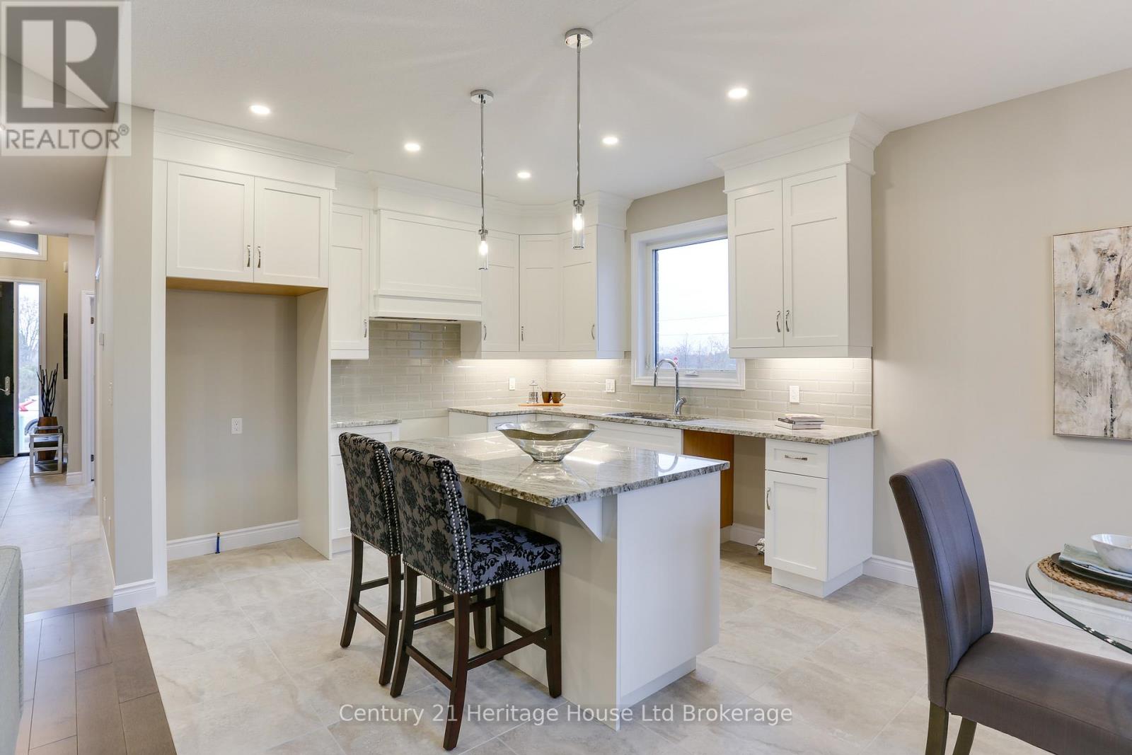 114 Beech Boulevard, Tillsonburg, Ontario  N4G 5S1 - Photo 8 - X12986076