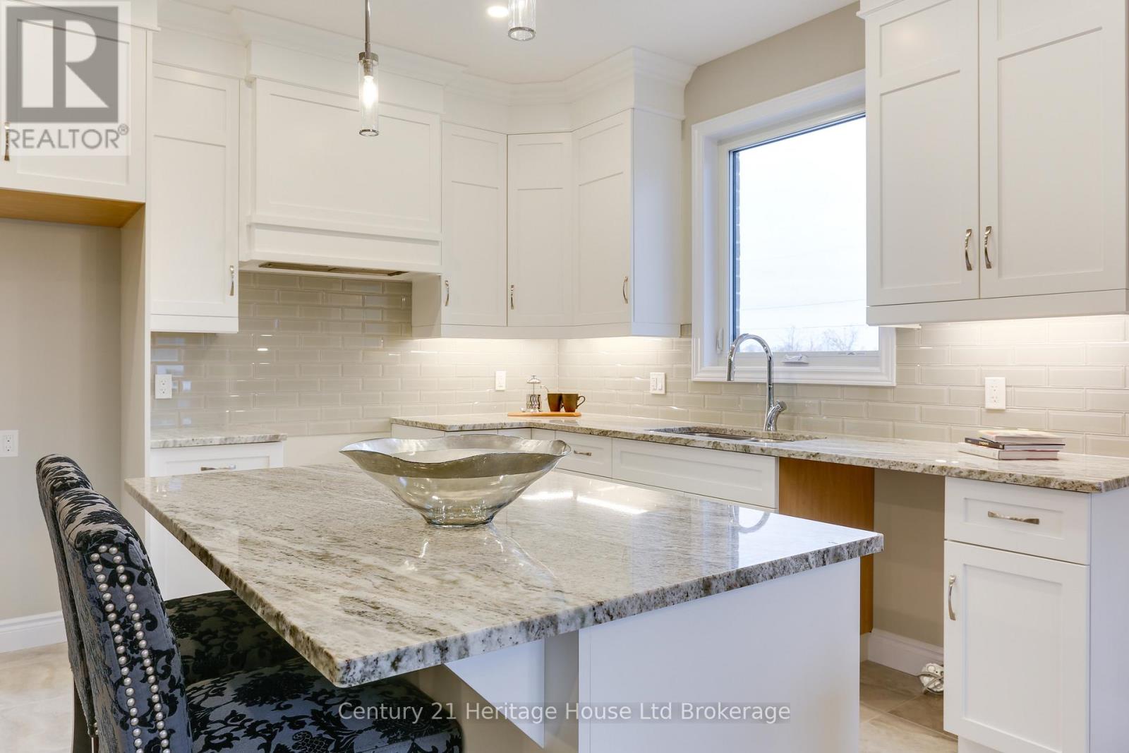 114 Beech Boulevard, Tillsonburg, Ontario  N4G 5S1 - Photo 9 - X12986076