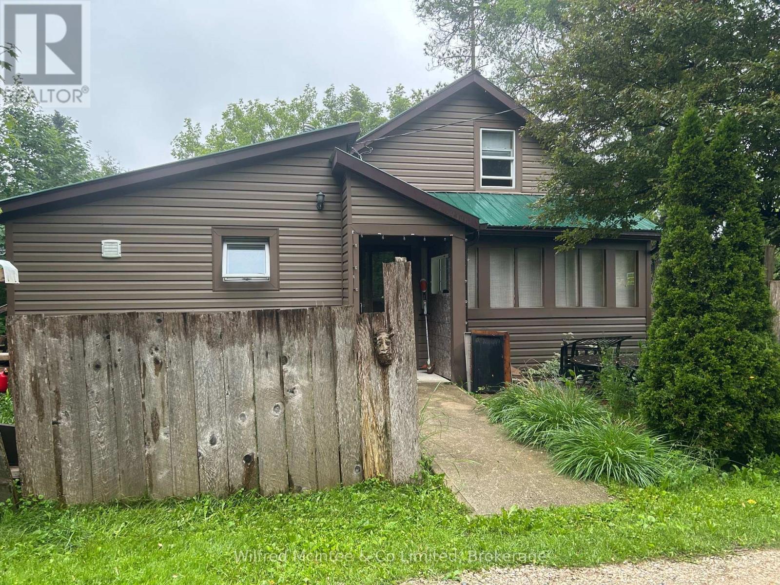 401866 Grey 4 Road, West Grey, Ontario  N4N 3B8 - Photo 4 - X12986352