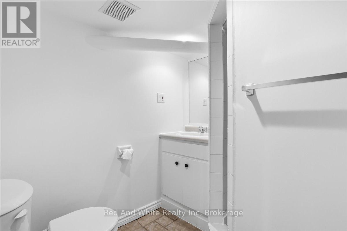 31 Bingeman Street, Kitchener, Ontario  N2H 2R7 - Photo 28 - X12986430
