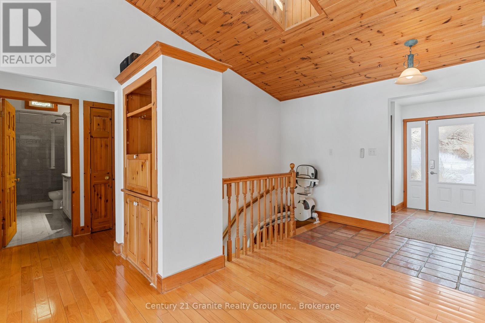 1058 Kipps Lane, Dysart Et Al, Ontario  K0M 1S0 - Photo 27 - X12987020
