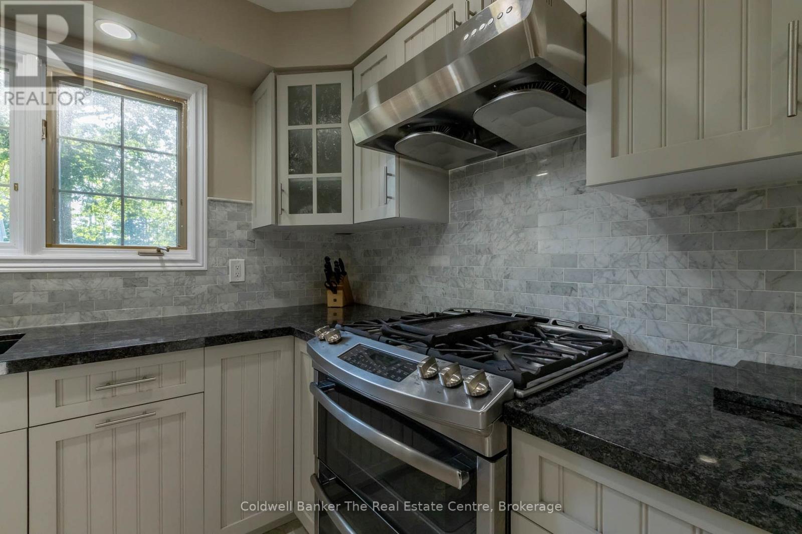 110 Forest Glen Drive, Gravenhurst, Ontario  P1P 1A1 - Photo 13 - X12987524