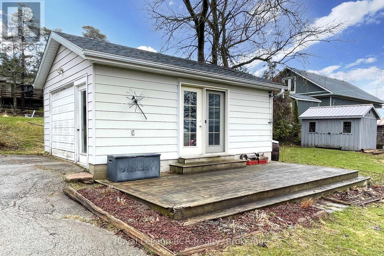10 Walker Street, Brockton, Ontario  N0G 2V0 - Photo 9 - X12989028