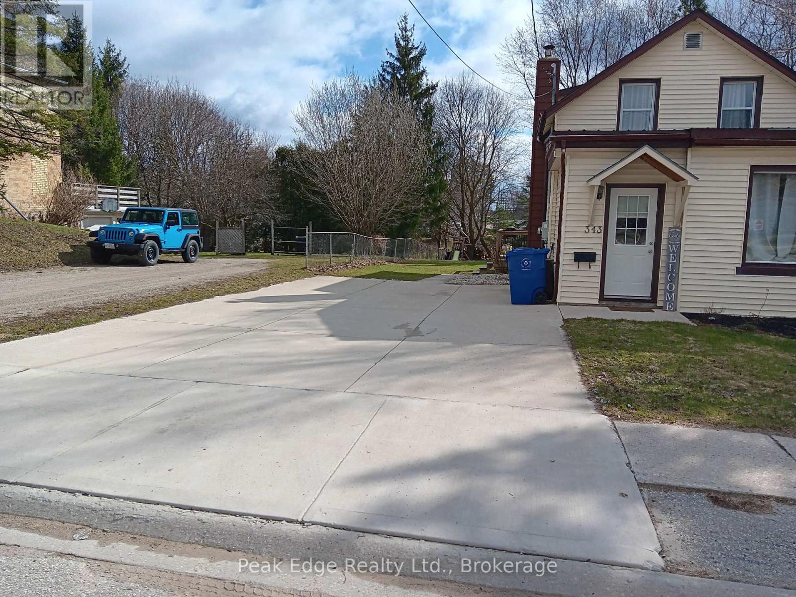 343 10th Avenue, Hanover, Ontario  N4N 2N4 - Photo 3 - X12989324
