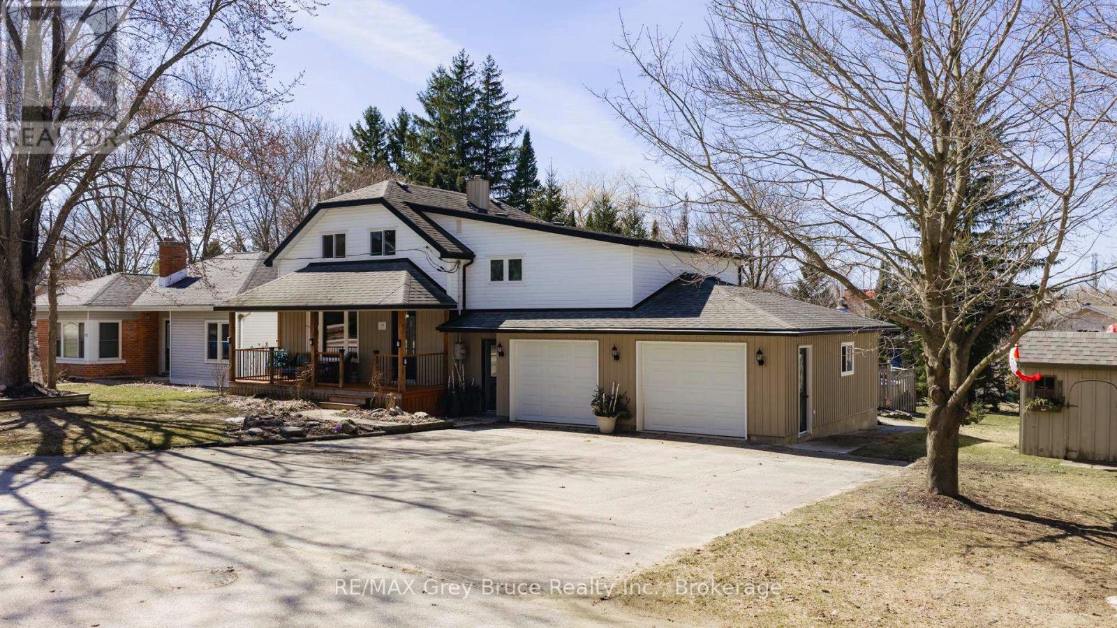 138 Main Street, Arran-Elderslie, Ontario  N0H 2N0 - Photo 3 - X12990284