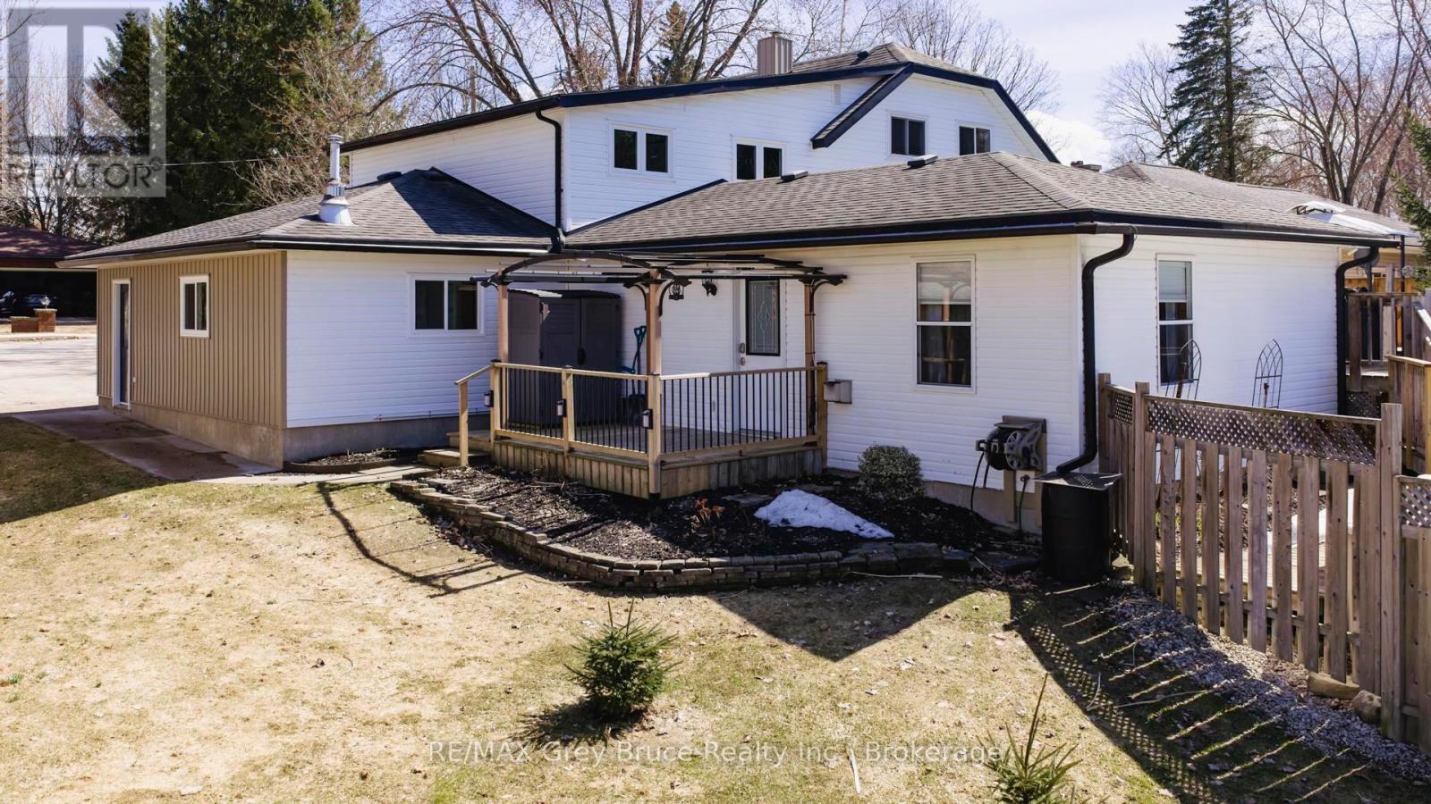 138 Main Street, Arran-Elderslie, Ontario  N0H 2N0 - Photo 8 - X12990284