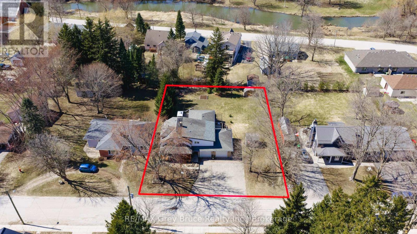 138 Main Street, Arran-Elderslie, Ontario  N0H 2N0 - Photo 9 - X12990284