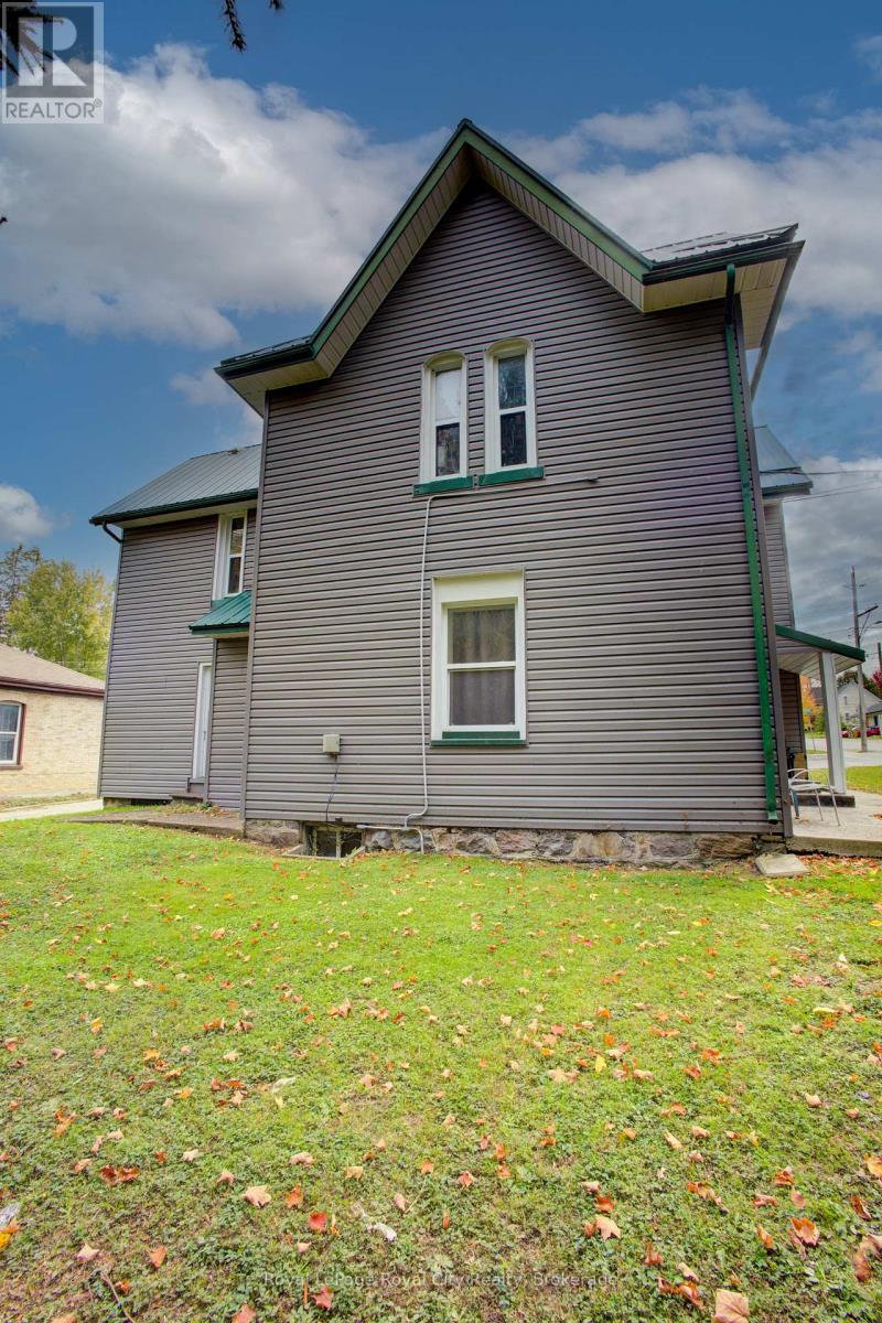 103 Patrick Street E, North Huron, Ontario  N0G 2N0 - Photo 9 - X12991032