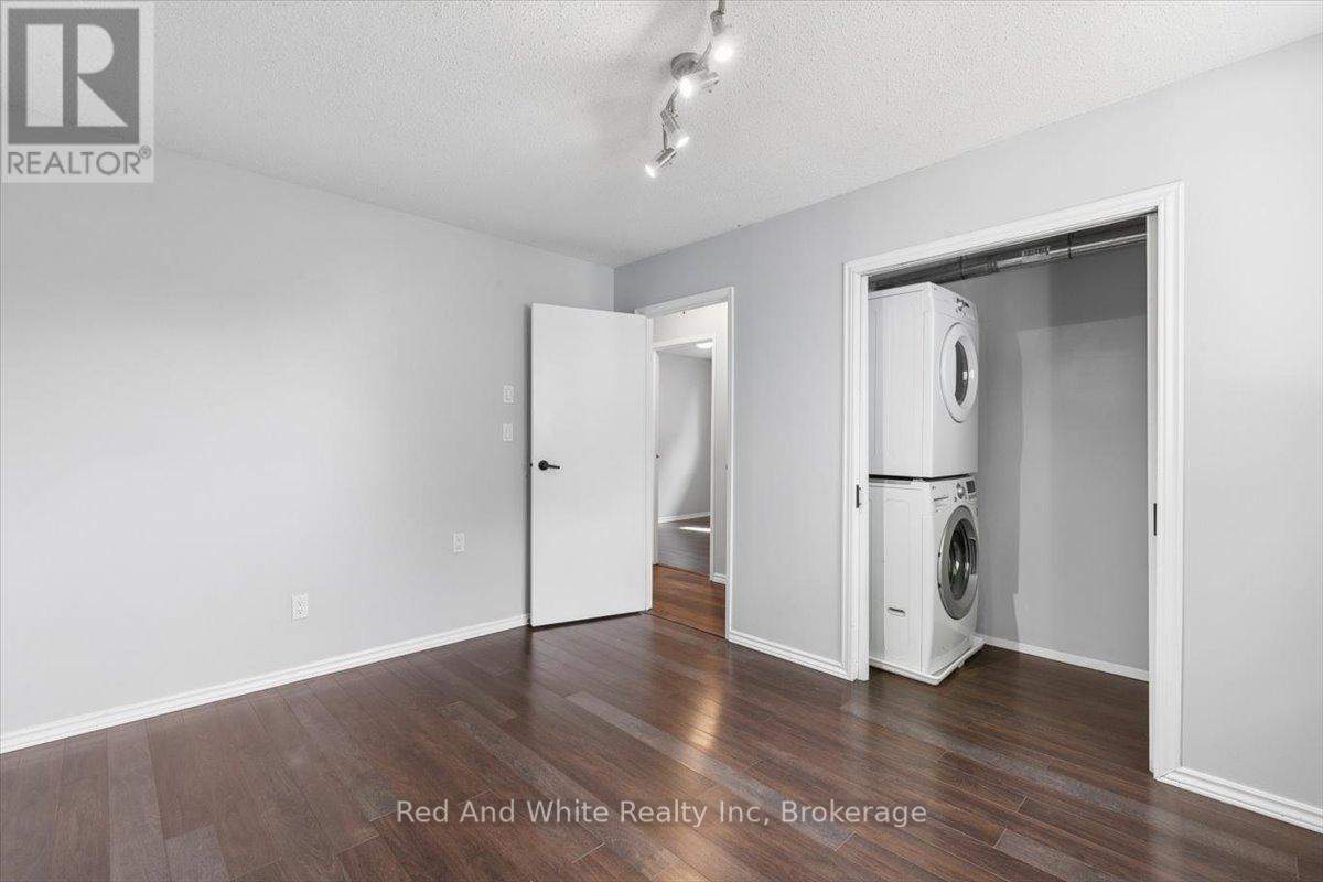 96 Pathfinder Crescent, Kitchener, Ontario  N2P 1S6 - Photo 12 - X12991064