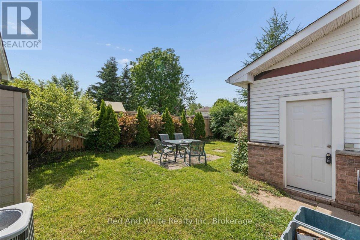 96 Pathfinder Crescent, Kitchener, Ontario  N2P 1S6 - Photo 24 - X12991064