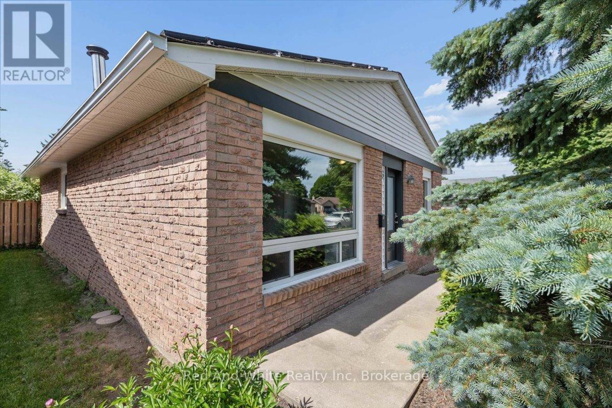 96 Pathfinder Crescent, Kitchener, Ontario  N2P 1S6 - Photo 30 - X12991064