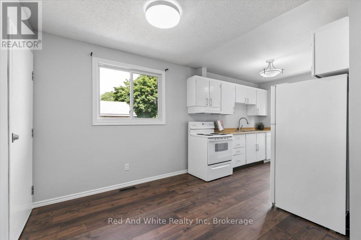 96 Pathfinder Crescent, Kitchener, Ontario  N2P 1S6 - Photo 9 - X12991064