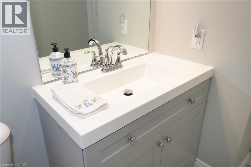 20 Fieldstone Walk, New Hamburg, Ontario  N3A 2G2 - Photo 34 - 40820215