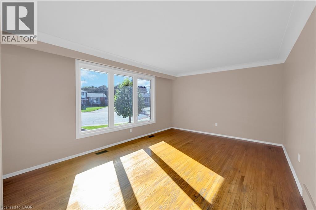 112 Purdy Crescent, Hamilton, Ontario  L9A 3B3 - Photo 3 - 40820219