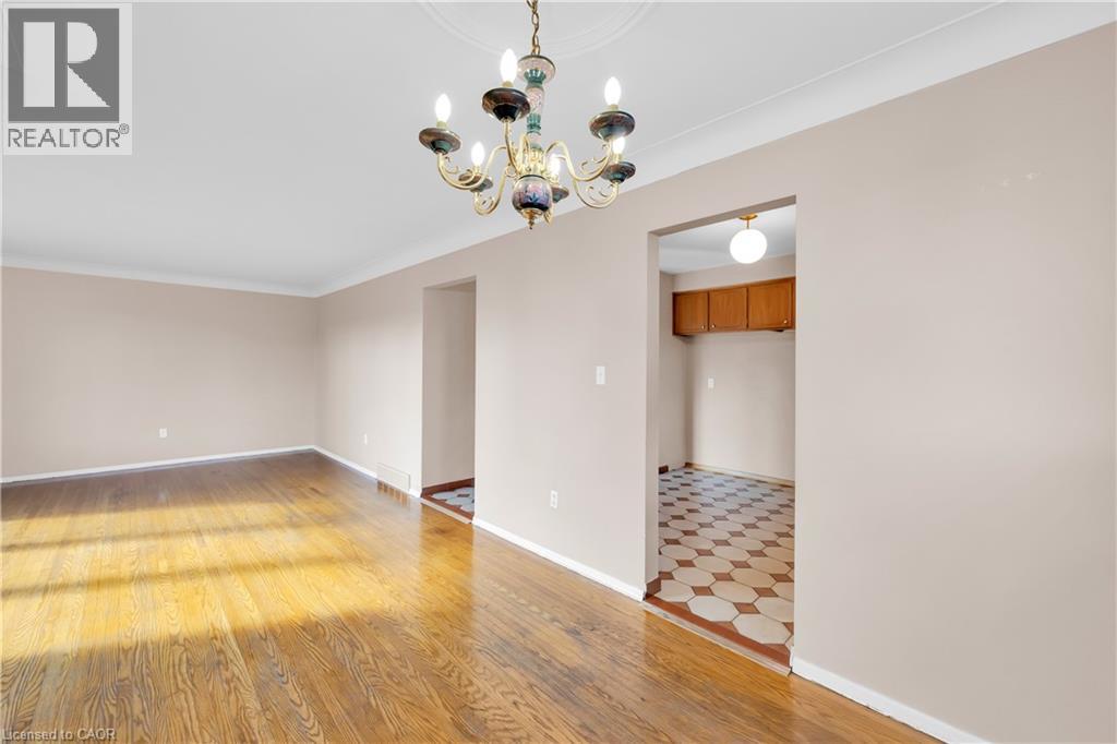 112 Purdy Crescent, Hamilton, Ontario  L9A 3B3 - Photo 4 - 40820219