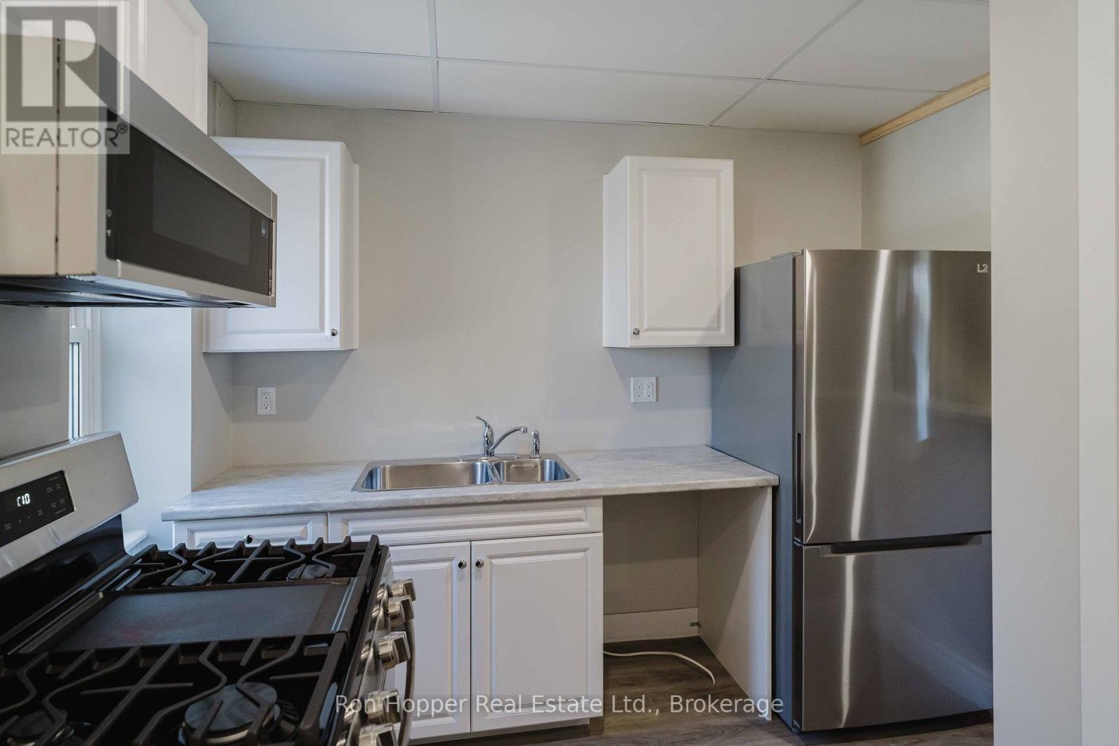 682 7th St A East Street, Owen Sound, Ontario  N4K 1K5 - Photo 11 - X12992270