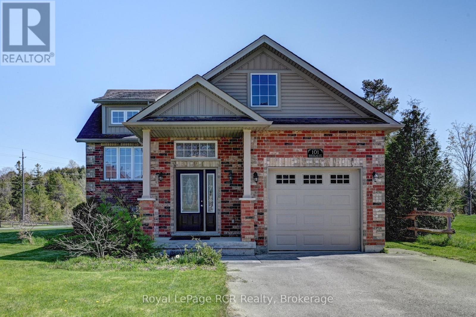 101 Douglas Street, West Grey, Ontario  N0G 1R0 - Photo 2 - X12993938