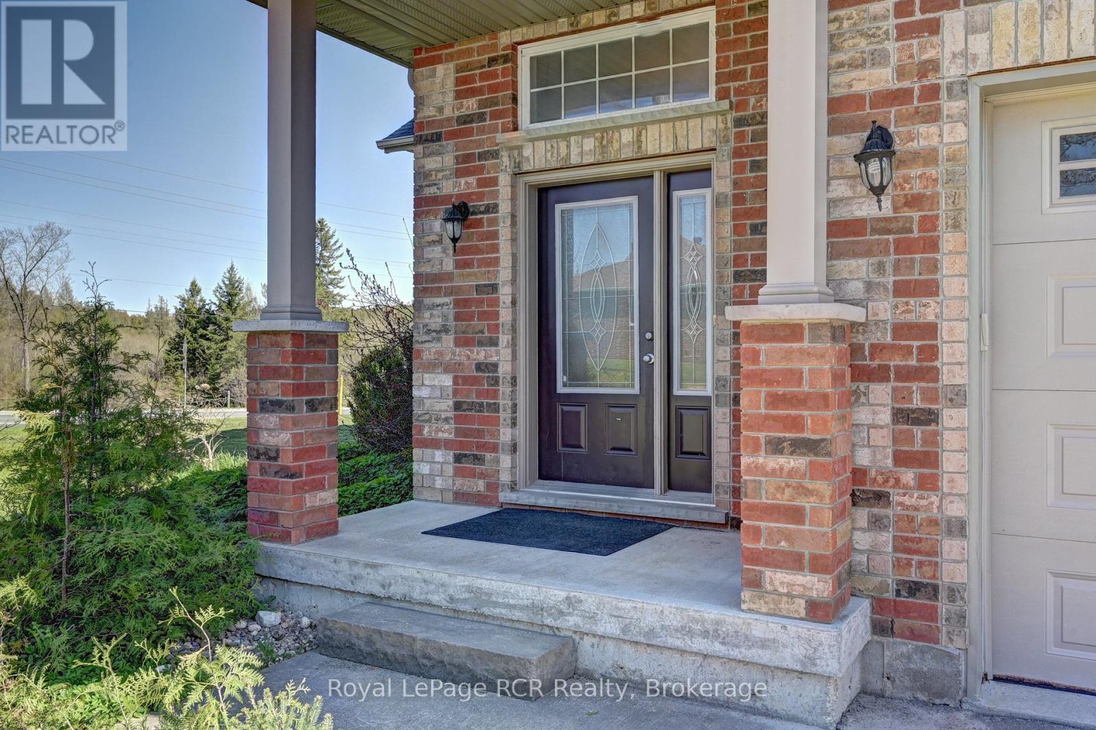 101 Douglas Street, West Grey, Ontario  N0G 1R0 - Photo 3 - X12993938