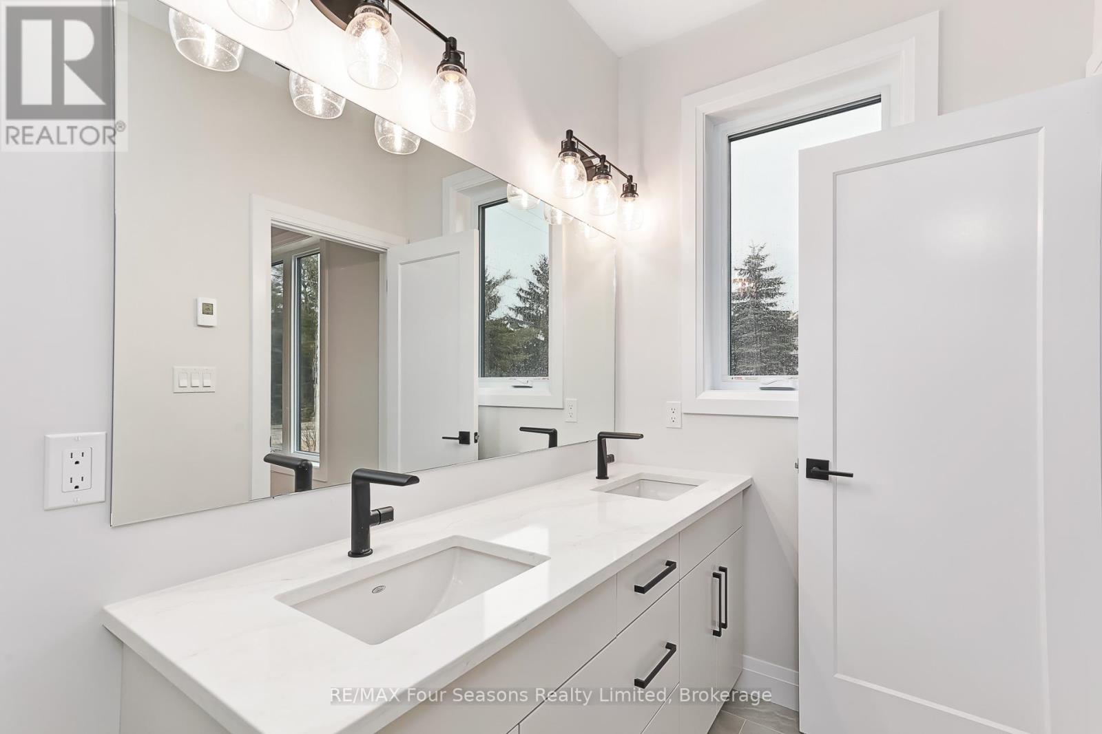 1 Boynton Court, Blue Mountains, Ontario  N0H 2P0 - Photo 24 - X12994508
