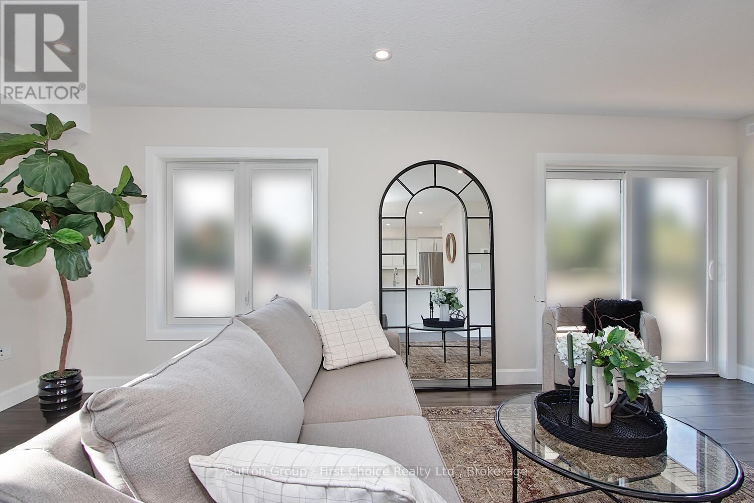 Unit 35 - 3202 Vivian Line, Stratford, Ontario  N5A 0K6 - Photo 8 - X12996026