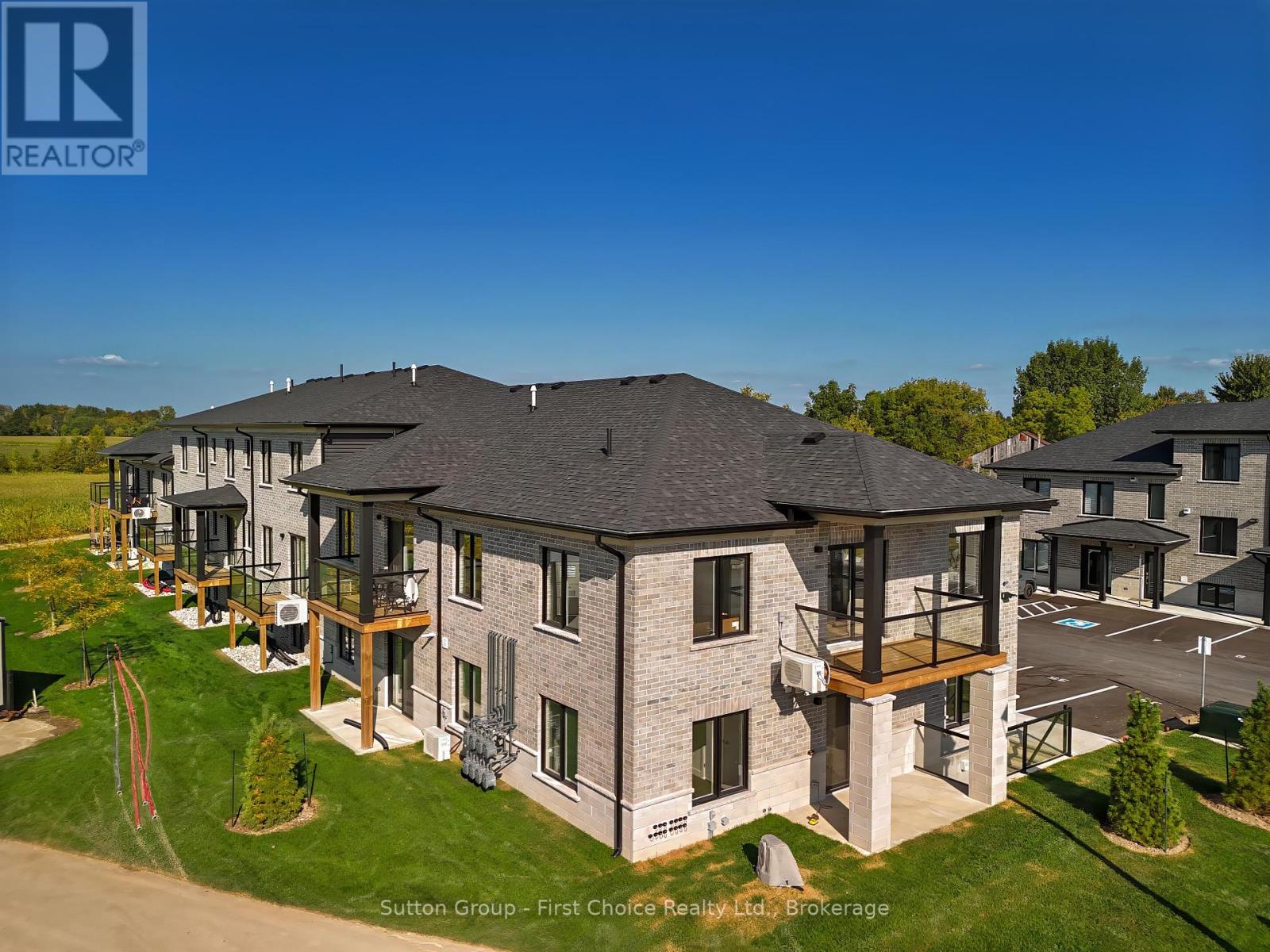 Unit 27 - 3202 Vivian Line, Stratford, Ontario  N5A 0K6 - Photo 5 - X12996056