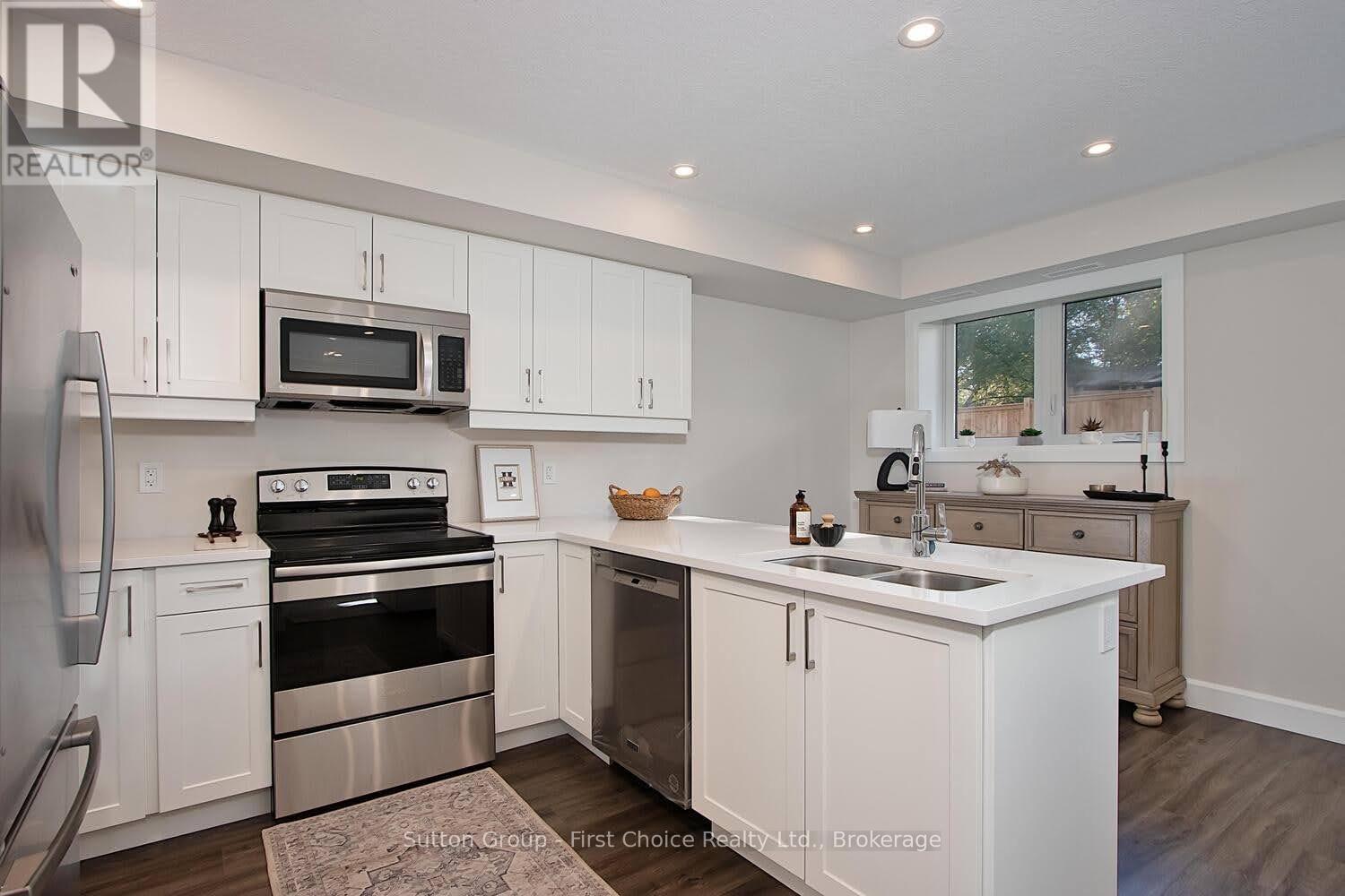 Unit 13 - 3202 Vivian Line, Stratford, Ontario  N5A 0K6 - Photo 10 - X12996064