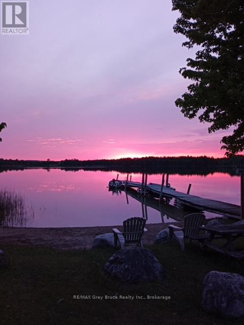 243 Mccullough Lake Drive, Chatsworth, Ontario  N0H 2V0 - Photo 12 - X12996258