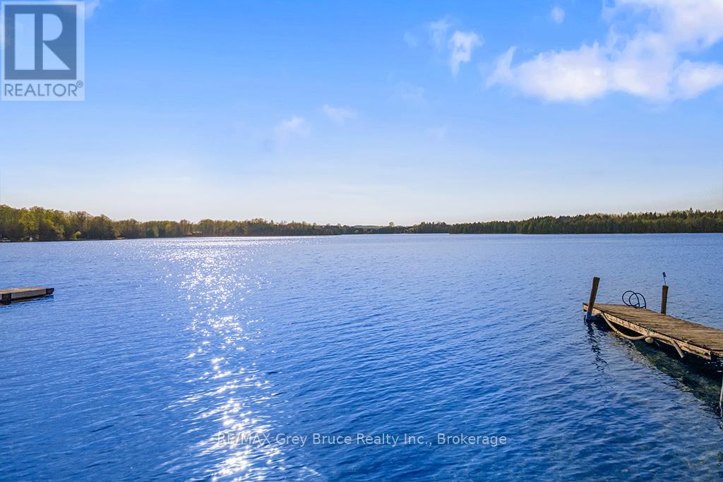 243 Mccullough Lake Drive, Chatsworth, Ontario  N0H 2V0 - Photo 13 - X12996258