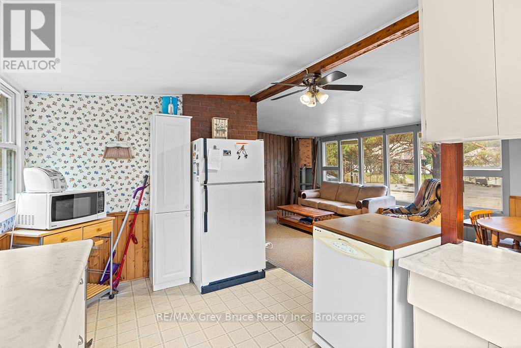 243 Mccullough Lake Drive, Chatsworth, Ontario  N0H 2V0 - Photo 21 - X12996258