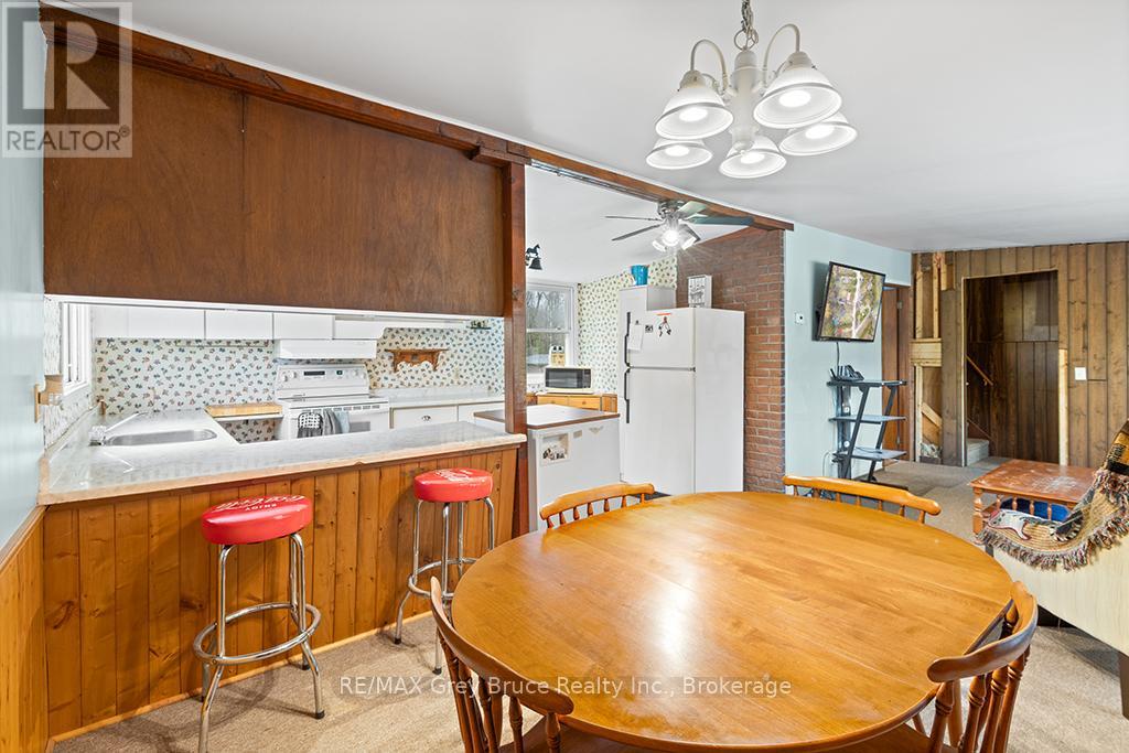 243 Mccullough Lake Drive, Chatsworth, Ontario  N0H 2V0 - Photo 23 - X12996258