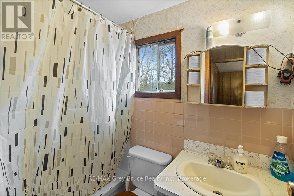243 Mccullough Lake Drive, Chatsworth, Ontario  N0H 2V0 - Photo 34 - X12996258
