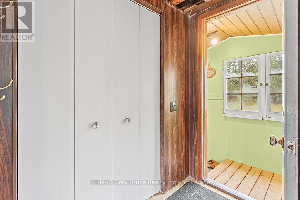 243 Mccullough Lake Drive, Chatsworth, Ontario  N0H 2V0 - Photo 37 - X12996258