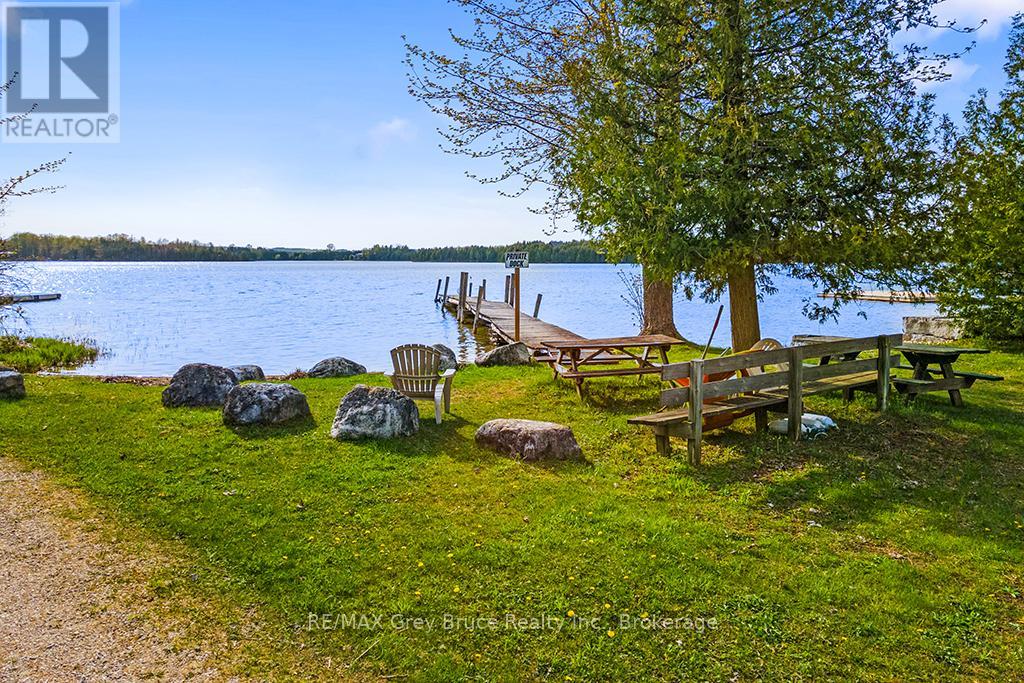 243 Mccullough Lake Drive, Chatsworth, Ontario  N0H 2V0 - Photo 6 - X12996258