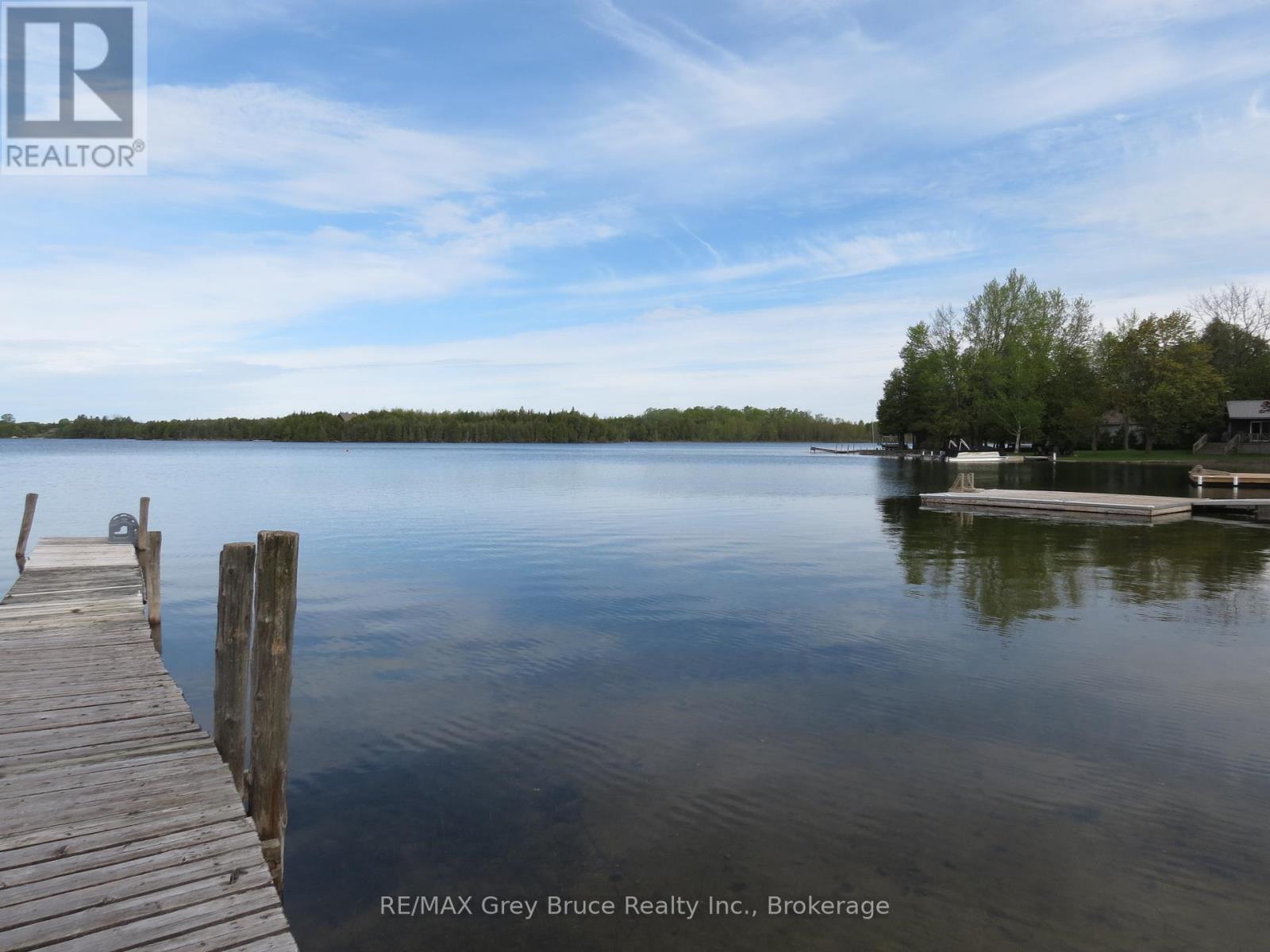 243 Mccullough Lake Drive, Chatsworth, Ontario  N0H 2V0 - Photo 9 - X12996258