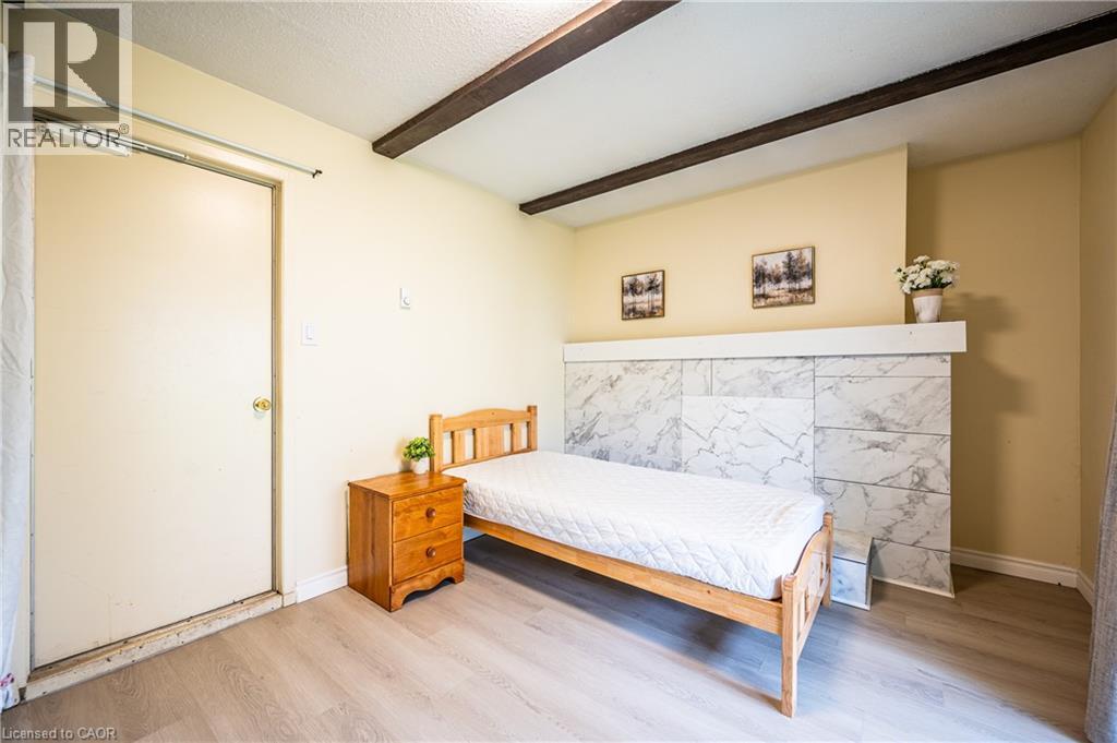 212 Westcourt Place, Waterloo, Ontario  N2L 2R7 - Photo 15 - 40820795