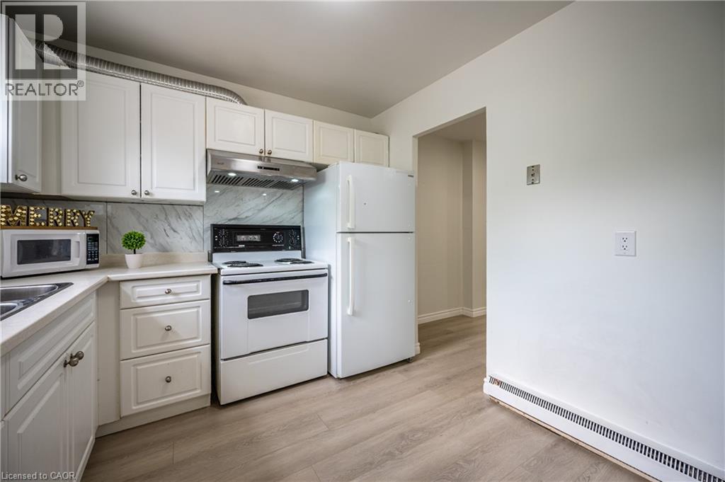 212 Westcourt Place, Waterloo, Ontario  N2L 2R7 - Photo 5 - 40820795