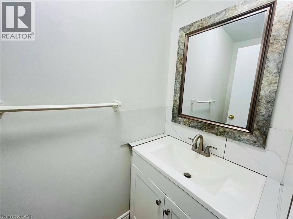 212 Westcourt Place, Waterloo, Ontario  N2L 2R7 - Photo 9 - 40820795