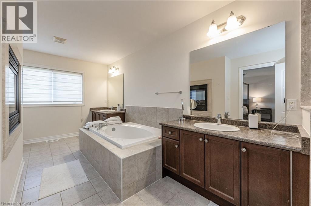 2453 Village Common, Oakville, Ontario  L6M 0S2 - Photo 22 - 40820076