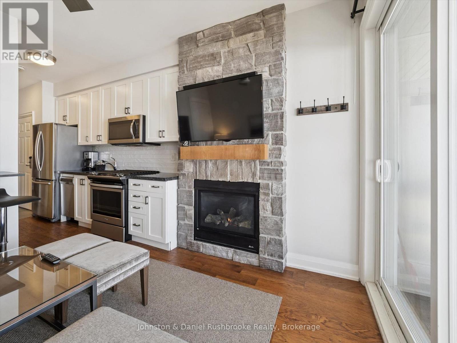 Btve104 - 1869 Muskoka Road 118 W Highway, Muskoka Lakes, Ontario  P1L 1W8 - Photo 8 - X13002266