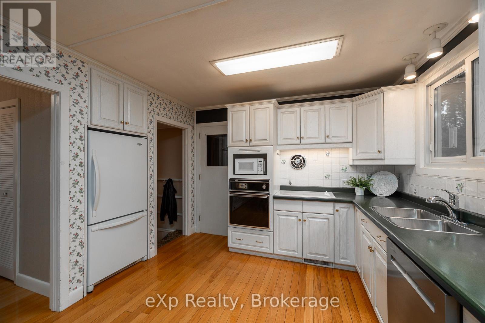 570 7th Street W, Owen Sound, Ontario  N4K 3L6 - Photo 26 - X13005228