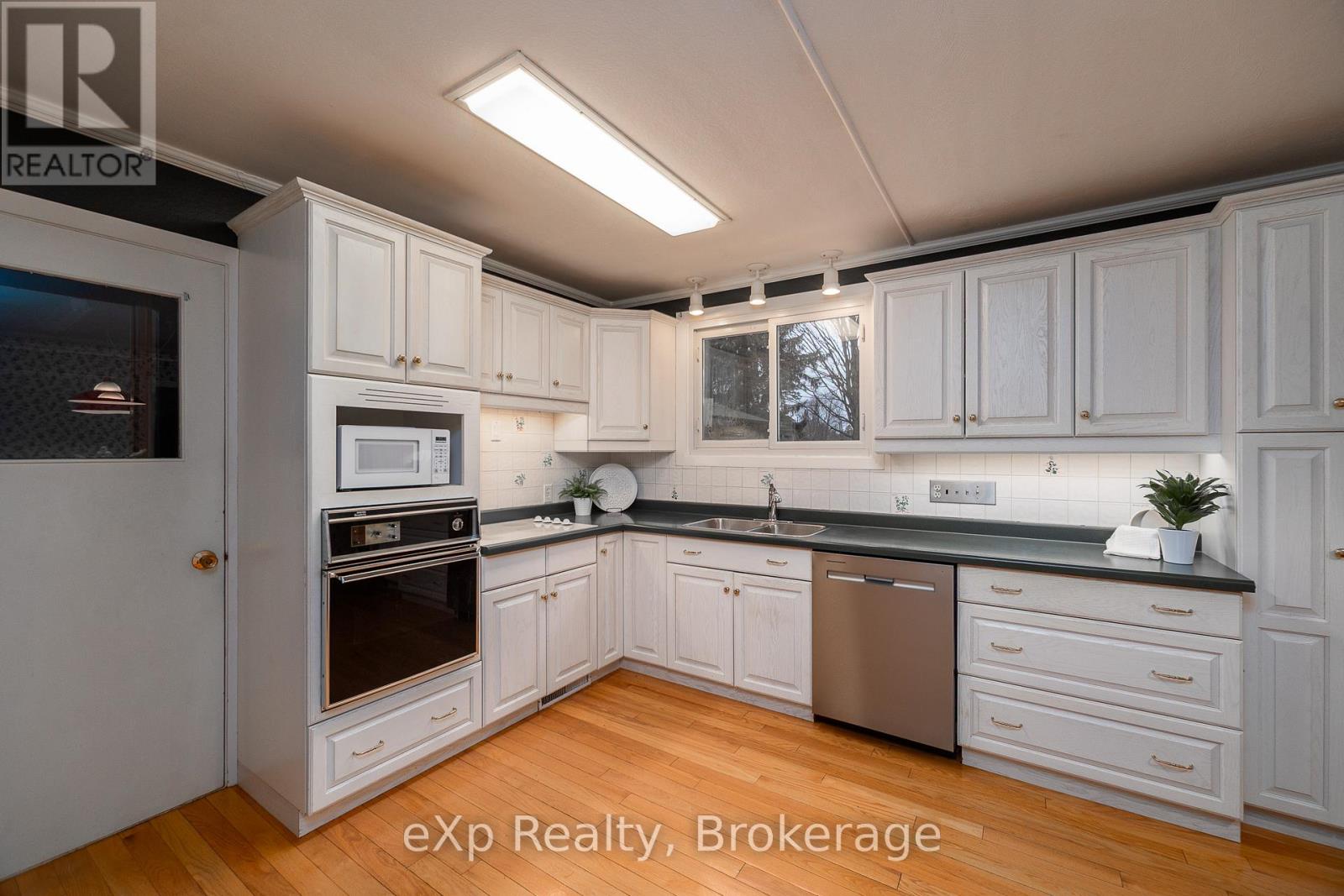 570 7th Street W, Owen Sound, Ontario  N4K 3L6 - Photo 27 - X13005228