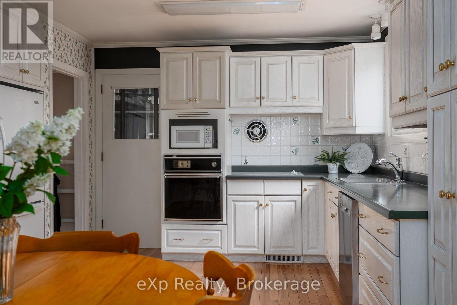 570 7th Street W, Owen Sound, Ontario  N4K 3L6 - Photo 6 - X13005228