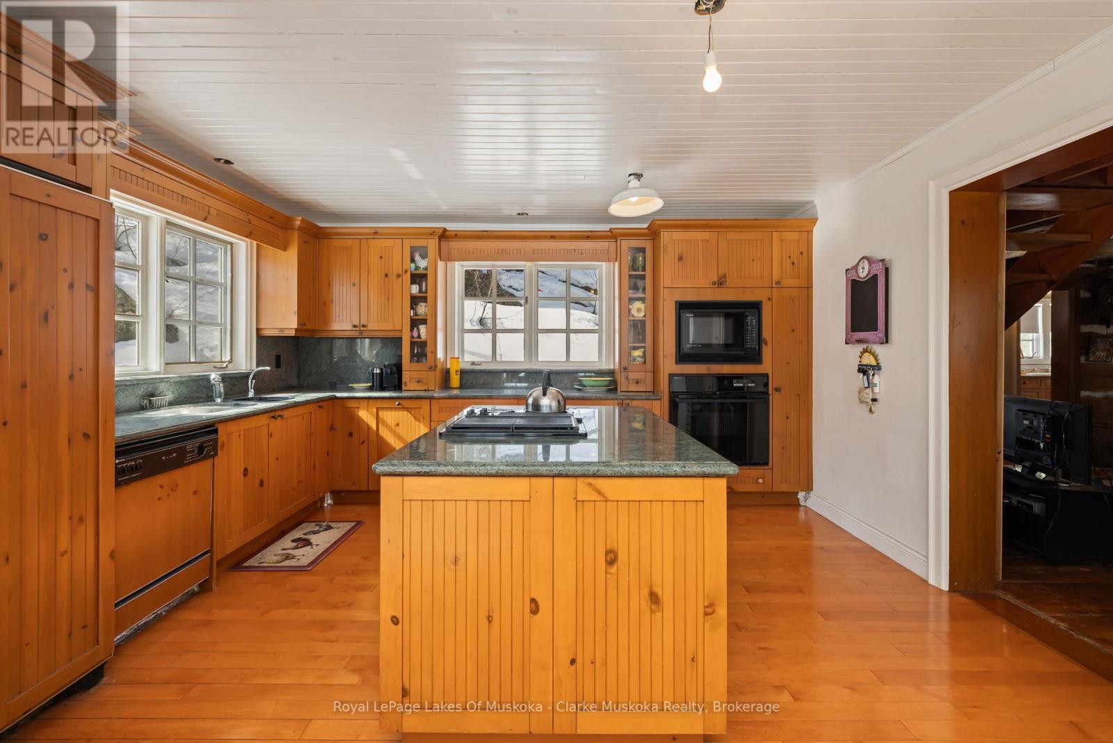 250 & 252 Clear Lake Road, Seguin, Ontario  P2A 2W8 - Photo 16 - X13007248