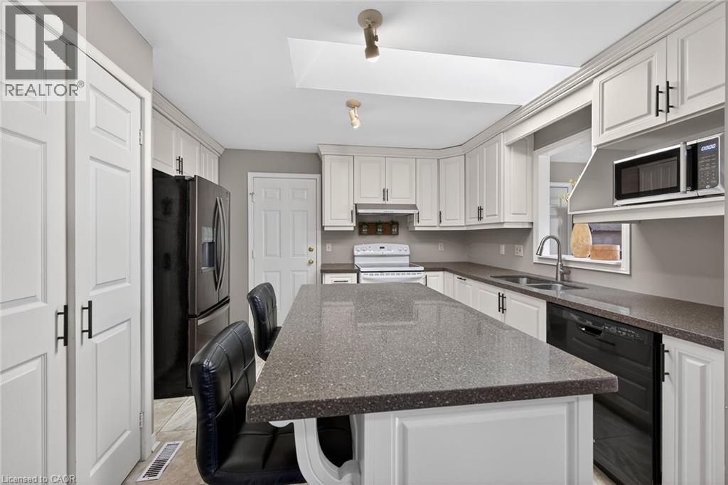 232 Silverbirch Boulevard, Hamilton, Ontario  L0R 1W0 - Photo 9 - 40821535