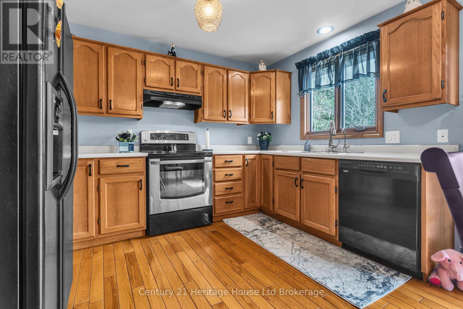 15 Gibson Drive, Tillsonburg, Ontario  N4G 5G4 - Photo 14 - X13012456