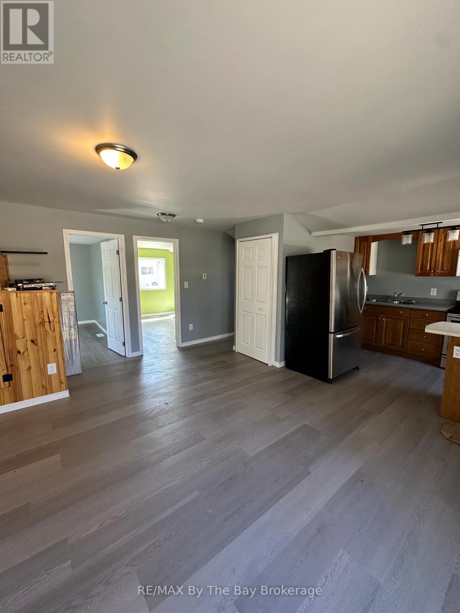 86 30th Street N, Wasaga Beach, Ontario  L9Z 2C8 - Photo 4 - S13013398
