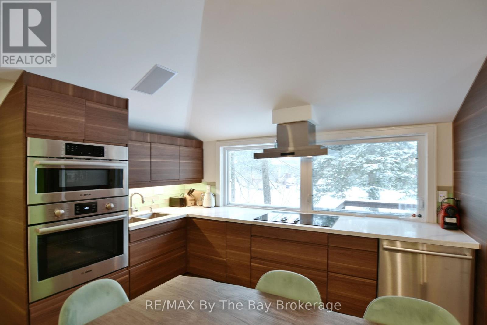 15 61st Street S, Wasaga Beach, Ontario  L9Z 1W1 - Photo 10 - S13013474